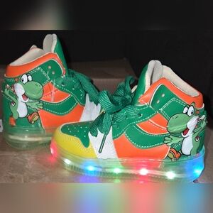 Super Mario Bros Yoshi High Top Light Up Sneakers Toddlers Size 9
